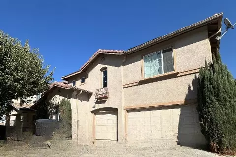 4815 Creekway Ln, Riverside, CA 92505