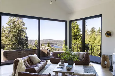 654 S Cumberland, Lake Arrowhead, CA 92352