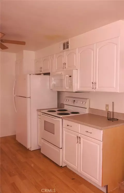 Kitchen - 102 Erin Dr, Needles, CA 92363 photo 1 of 5