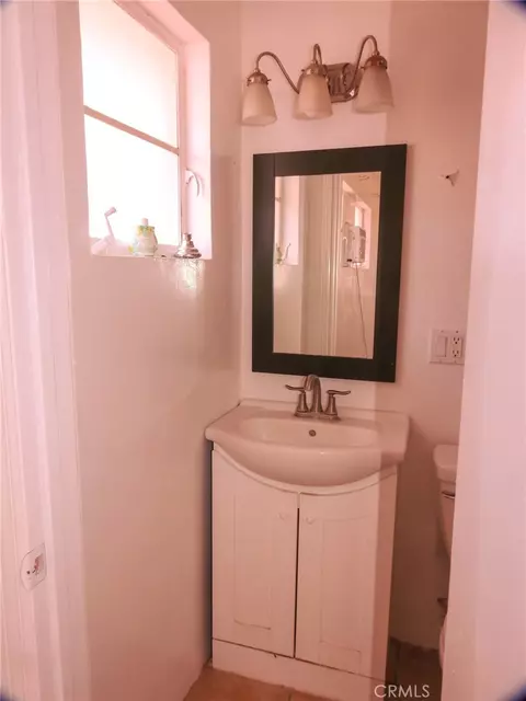 Bath - 102 Erin Dr, Needles, CA 92363 photo 2 of 2