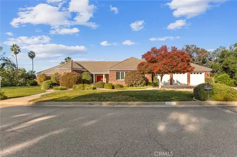 1911 Country Club Dr, Redlands, CA 92373