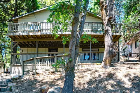712 S Old Toll, Twin Peaks, CA 92391