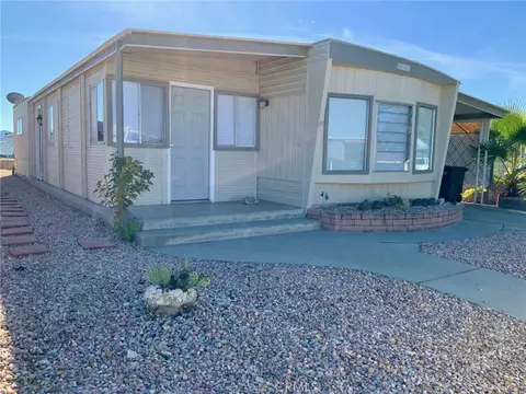 690 Santa Clara, Hemet, CA 92543