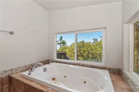 Bath - 25515 True, Twin Peaks, CA 92391 photo 2 of 3