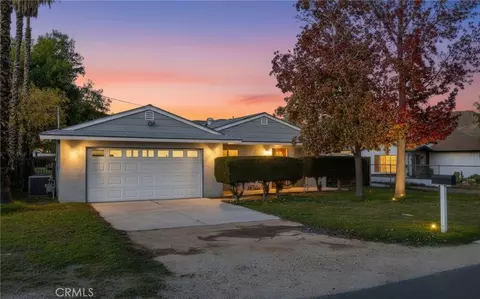 9941 Granite Hill Dr, Jurupa Valley, CA 92509