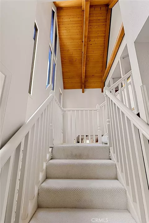 Entry Way - 951 Osprey, Lake Arrowhead, CA 92352 photo 4 of 5
