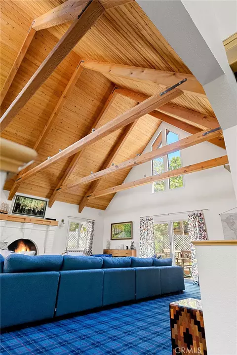 Living - 951 Osprey, Lake Arrowhead, CA 92352 photo 4 of 7