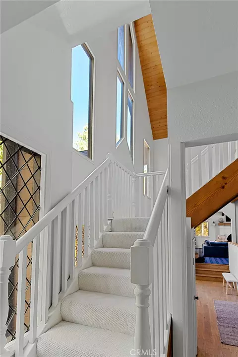 Entry Way - 951 Osprey, Lake Arrowhead, CA 92352 photo 3 of 5