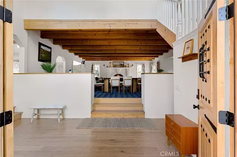 Entry Way - 951 Osprey, Lake Arrowhead, CA 92352 photo 2 of 5