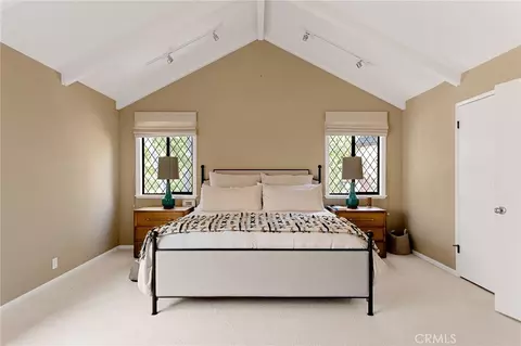 Bedroom - 951 Osprey, Lake Arrowhead, CA 92352 photo 4 of 8