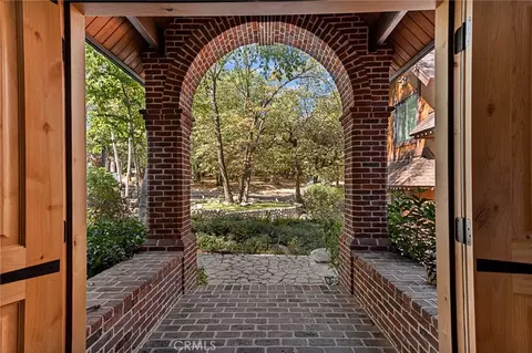 Exterior - 951 Osprey, Lake Arrowhead, CA 92352 photo 2 of 12