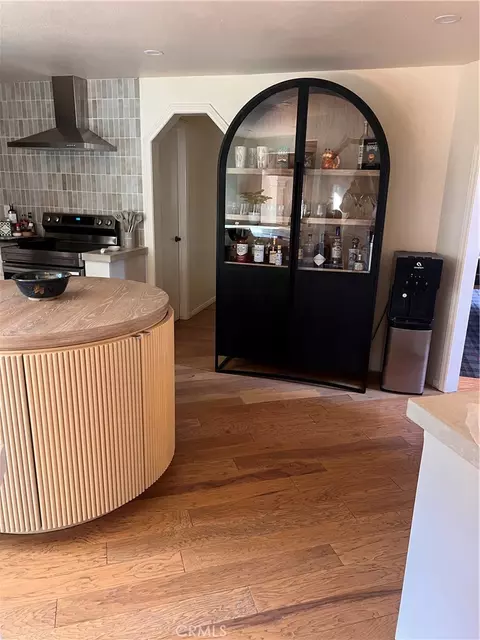 Kitchen - 951 Osprey, Lake Arrowhead, CA 92352 photo 3 of 6