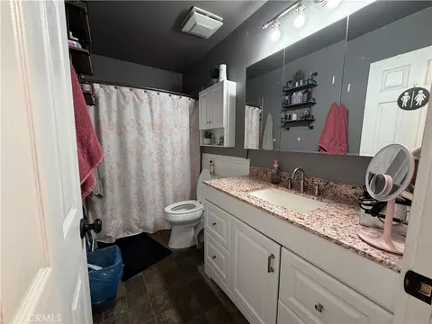 Bath - 7009 Hanford Ave, Yucca Valley, CA 92284 photo 3 of 3