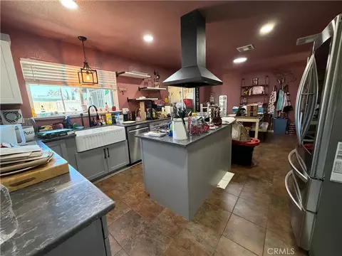 Kitchen - 7009 Hanford Ave, Yucca Valley, CA 92284 photo 2 of 2
