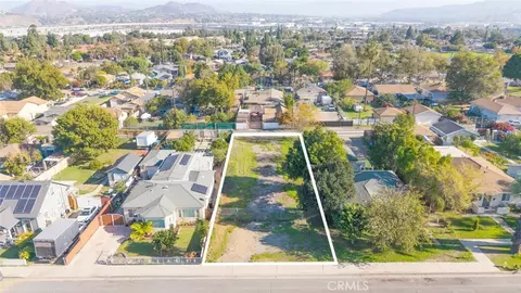 929 Fullerton Ave, Corona, CA 92879