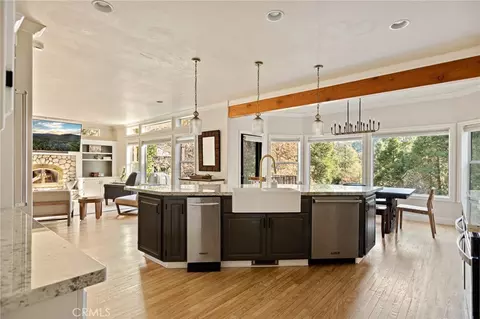 Kitchen - 267 Pheasant Run, Lake Arrowhead, CA 92352 photo 3 of 5