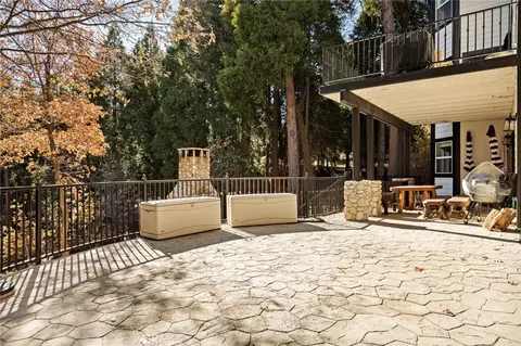 Exterior - 267 Pheasant Run, Lake Arrowhead, CA 92352 photo 6 of 9