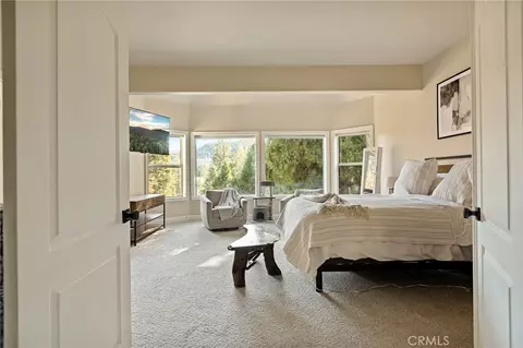 Bedroom - 267 Pheasant Run, Lake Arrowhead, CA 92352 photo 1 of 11