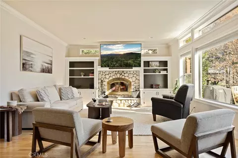 Living - 267 Pheasant Run, Lake Arrowhead, CA 92352 photo 2 of 3