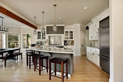 Kitchen - 267 Pheasant Run, Lake Arrowhead, CA 92352 photo 2 of 5