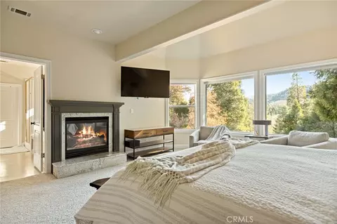 Bedroom - 267 Pheasant Run, Lake Arrowhead, CA 92352 photo 2 of 11