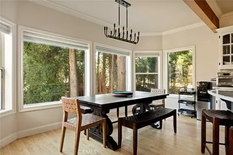 Dining - 267 Pheasant Run, Lake Arrowhead, CA 92352 photo 1 of 3
