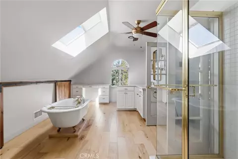 Bath - 174 Golf Course Rd, Lake Arrowhead, CA 92352 photo 4 of 11