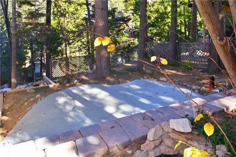Exterior - 174 Golf Course Rd, Lake Arrowhead, CA 92352 photo 2 of 12
