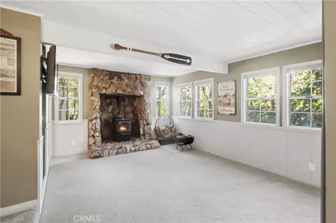Living - 174 Golf Course Rd, Lake Arrowhead, CA 92352 photo 7 of 10