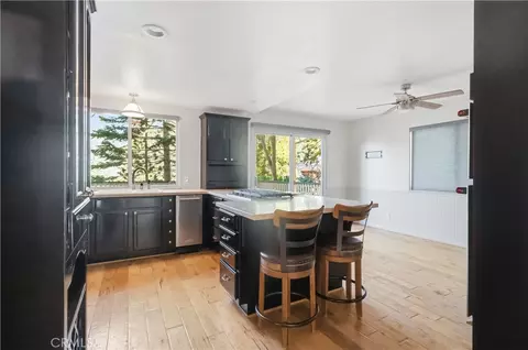 Kitchen - 174 Golf Course Rd, Lake Arrowhead, CA 92352 photo 5 of 8