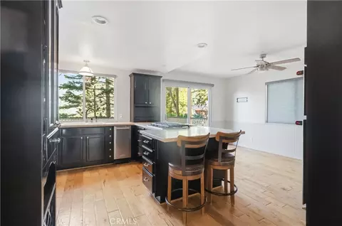 Kitchen - 174 Golf Course Rd, Lake Arrowhead, CA 92352 photo 5 of 7