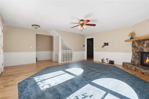Living - 174 Golf Course Rd, Lake Arrowhead, CA 92352 photo 3 of 11