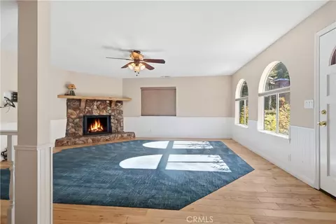 Living - 174 Golf Course Rd, Lake Arrowhead, CA 92352 photo 6 of 10