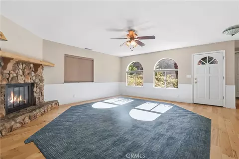 Living - 174 Golf Course Rd, Lake Arrowhead, CA 92352 photo 2 of 11