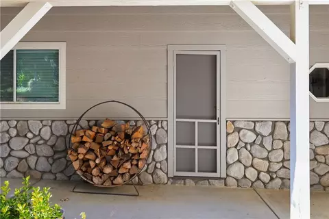 Exterior - 174 Golf Course Rd, Lake Arrowhead, CA 92352 photo 11 of 12