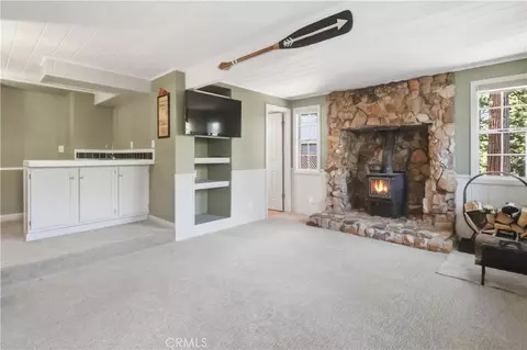Living - 174 Golf Course Rd, Lake Arrowhead, CA 92352 photo 9 of 10