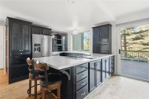 Kitchen - 174 Golf Course Rd, Lake Arrowhead, CA 92352 photo 4 of 7