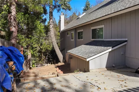 Exterior - 174 Golf Course Rd, Lake Arrowhead, CA 92352 photo 9 of 15