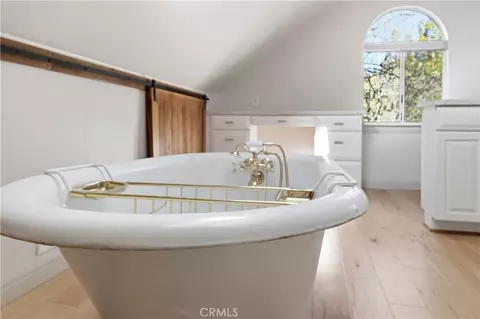 Bath - 174 Golf Course Rd, Lake Arrowhead, CA 92352 photo 6 of 11