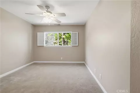 Bedroom - 174 Golf Course Rd, Lake Arrowhead, CA 92352 photo 5 of 6