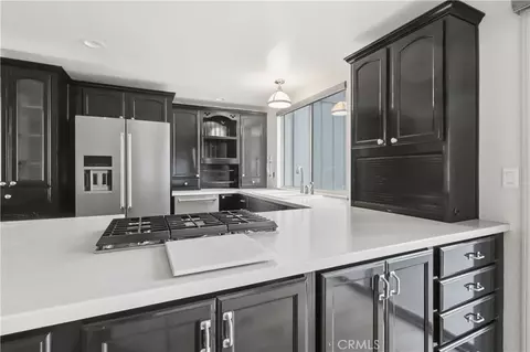 Kitchen - 174 Golf Course Rd, Lake Arrowhead, CA 92352 photo 2 of 7
