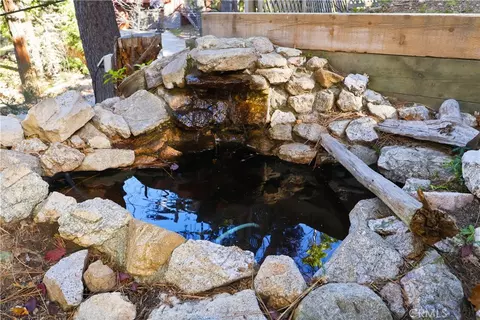 Exterior - 174 Golf Course Rd, Lake Arrowhead, CA 92352 photo 5 of 15