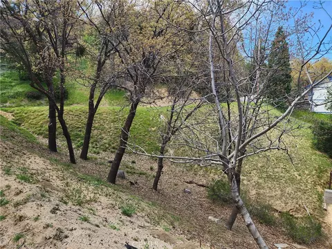 327 Davos Dr, Crestline, CA 92325 photo 7