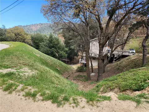 327 Davos Dr, Crestline, CA 92325 photo 14