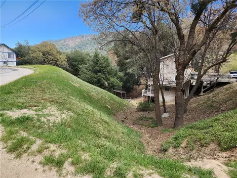 327 Davos Dr, Crestline, CA 92325 photo 13