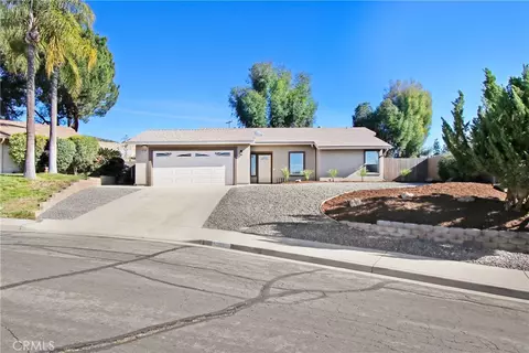 378 Loyola Ct, Hemet, CA 92544