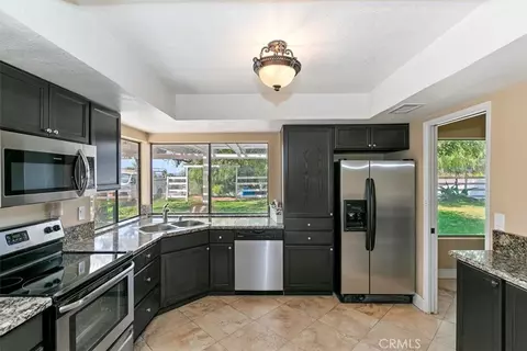 Kitchen - 2386 Hialeah Cir, Norco, CA 92860 photo 3 of 4