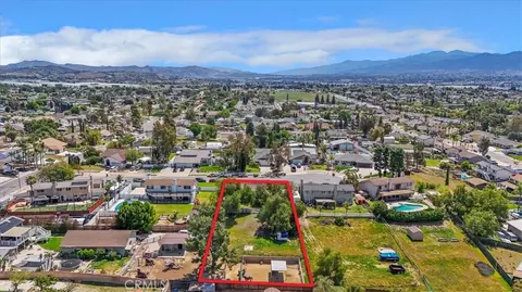 View/Area - 2386 Hialeah Cir, Norco, CA 92860 photo 7 of 8