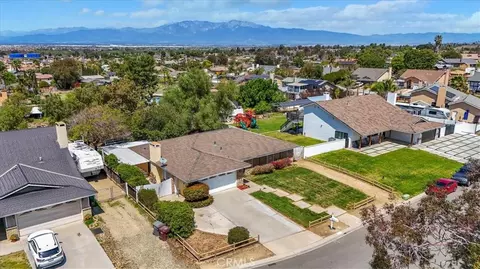View/Area - 2386 Hialeah Cir, Norco, CA 92860 photo 2 of 8
