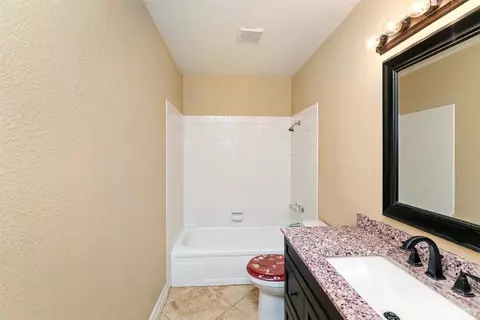 Bath - 2386 Hialeah Cir, Norco, CA 92860 photo 1 of 2